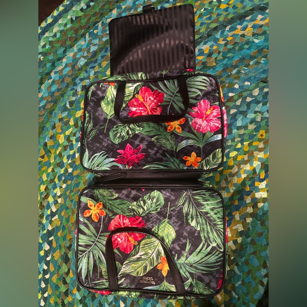 Victoria's Secret Jetsetter Tropical Hanging Travel Tote Black and Green Floral - Picture 4 of 6
